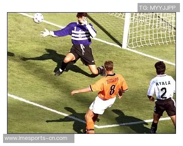 精选热血足球球星海报推荐点燃激情展现绿茵巨星风采