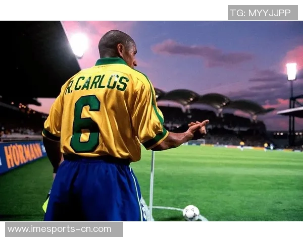 老年足球球星经典照片珍藏回顾与辉煌岁月全景展示 老年足球球星经典照片珍藏回顾与辉煌岁月全景展示